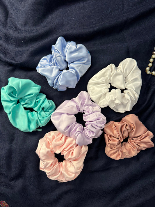 Ariaa Multicolour Jumbo Zipper Satin Scrunchies - 1
