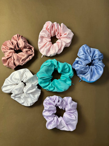 Ariaa Multicolour Jumbo Zipper Satin Scrunchies - 1