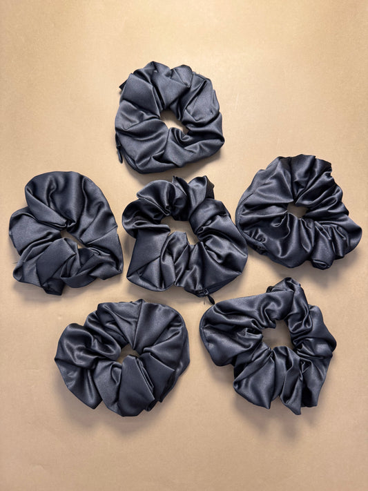 Ariaa Black Jumbo Zipper Satin Scrunchies