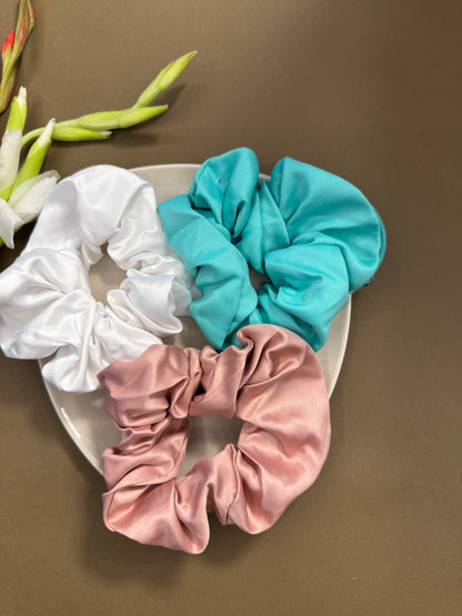 Ariaa Multicolour Jumbo Zipper Satin Scrunchies - 1
